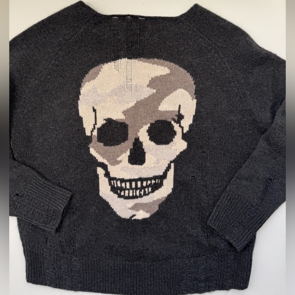 New condition women's SKULL CASHMERE crew sweater size small $250 - Picture 2 of 8